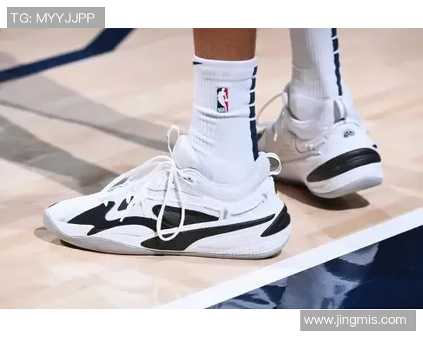 NBA球星专属篮球鞋的魅力与科技结合探索之旅 NBA球星专属篮球鞋的魅力与科技结合探索之旅